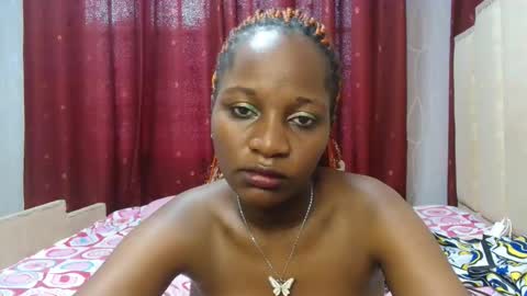 Snapshot of roxy_heather chatting on 15, 4, 2026 Roxy online show from 15, 4, 2026