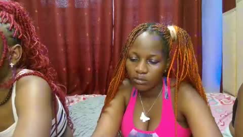 Snapshot of roxy_heather chatting on 17, 4, 2026 Roxy online show from 17, 4, 2026
