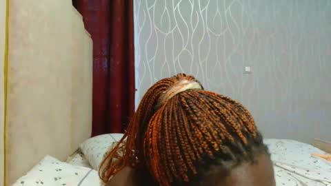 Snapshot of roxy_heather chatting on 25, 4, 2026 Roxy online show from 25, 4, 2026