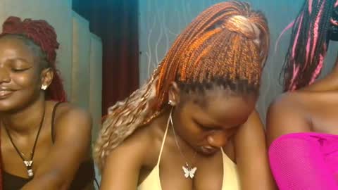 Snapshot of roxy_heather chatting on 2, 5, 2026 Roxy online show from 2, 5, 2026