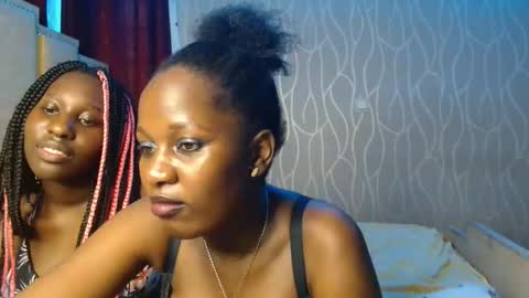 Snapshot of roxy_heather chatting on 9, 5, 2026 Roxy online show from 9, 5, 2026