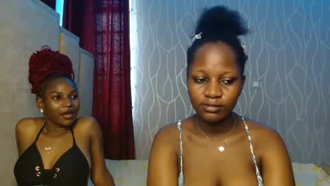 Snapshot of roxy_heather chatting on 12, 5, 2026 Roxy online show from 12, 5, 2026