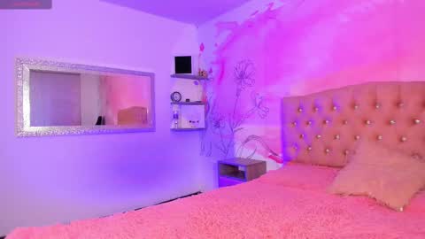 roxy_jones_ online show from 25, 2, 2025