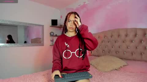 roxy_jones_ online show from 3, 3, 2025