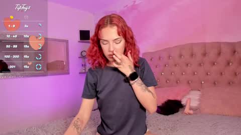 roxy_jones_ online show from 12, 3, 2025