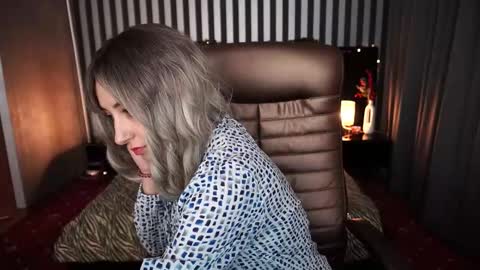 Snapshot of roxy_rayy chatting on 1, 1, 2025 roxy_rayy online show from 1, 1, 2025