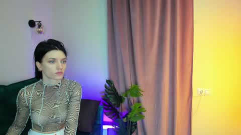 Snapshot of roxy_riot_ chatting on 1, 2, 2025 roxy_riot_ online show from 1, 2, 2025