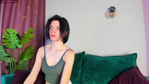 Snapshot of roxy_riot_ chatting on 6, 2, 2025 roxy_riot_ online show from 6, 2, 2025