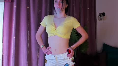 Snapshot of roxy_riot_ chatting on 6, 2, 2025 roxy_riot_ online show from 6, 2, 2025