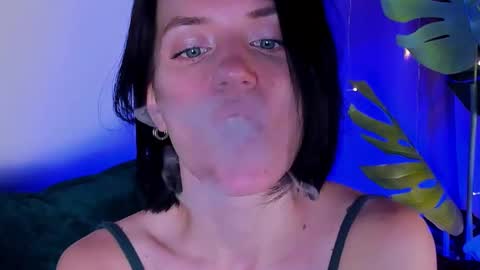 Snapshot of roxy_riot_ chatting on 10, 2, 2025 roxy_riot_ online show from 10, 2, 2025