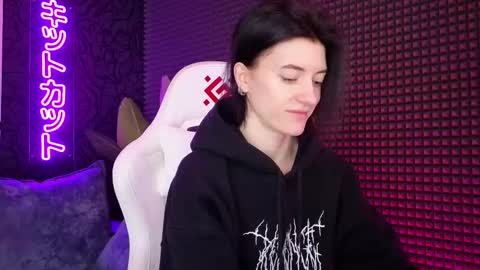 Snapshot of roxy_riot_ chatting on 11, 3, 2025 roxy_riot_ online show from 11, 3, 2025