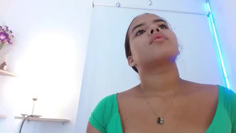 Snapshot of roxy_stone1 chatting on 15, 9, 2025 roxy_stone1 online show from 15, 9, 2025