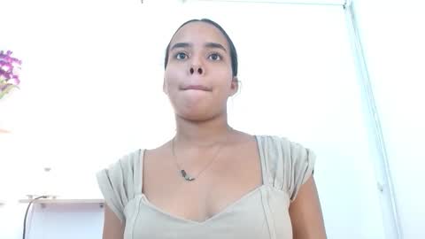 Snapshot of roxy_stone1 chatting on 4, 10, 2025 roxy_stone1 online show from 4, 10, 2025