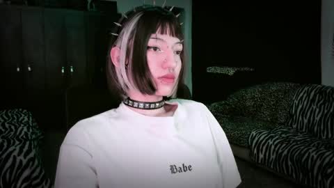 Roxy Independient model Help me to reach 50 thumbs up online show from 22, 4, 2026