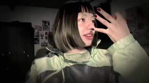 Roxy Independient model Help me to reach 50 thumbs up online show from 30, 7, 2026