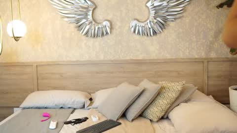 Roxy  online show from 10, 11, 2025