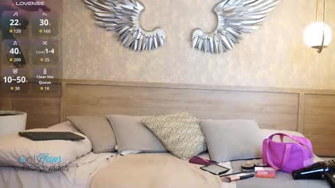 Roxy  online show from 13, 11, 2025