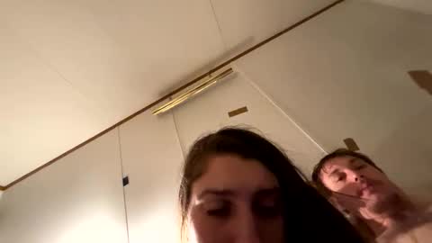 Snapshot of roxybcali chatting on 21, 11, 2025 Roxy and Brock online show from 21, 11, 2025