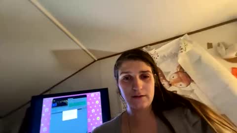 Snapshot of roxybcali chatting on 19, 12, 2025 Roxy and Brock online show from 19, 12, 2025