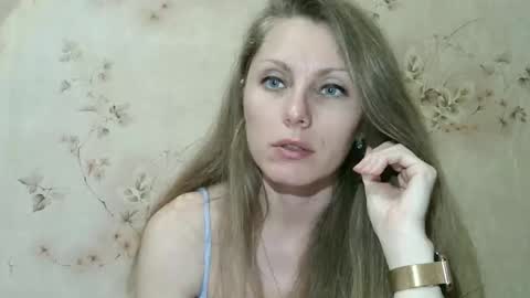 roxyfox18x01 online show from 13, 4, 2026