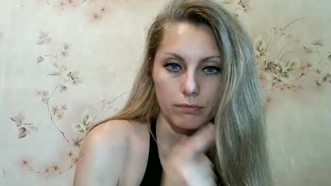 roxyfox18x01 online show from 10, 6, 2026
