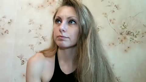 roxyfox18x01 online show from 12, 6, 2026