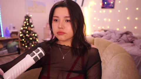 Snapshot of roxysuh chatting on 3, 2, 2025 roxysuh online show from 3, 2, 2025