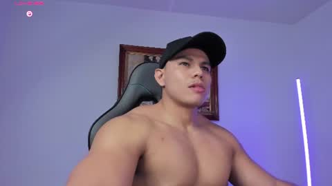 Snapshot of roy__constance chatting on 18, 6, 2026 Roy Constance online show from 18, 6, 2026