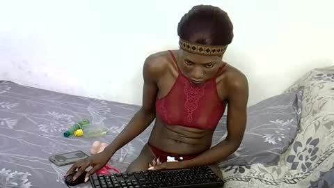 Snapshot of royalluxe chatting on 14, 7, 2026 luxe online show from 14, 7, 2026