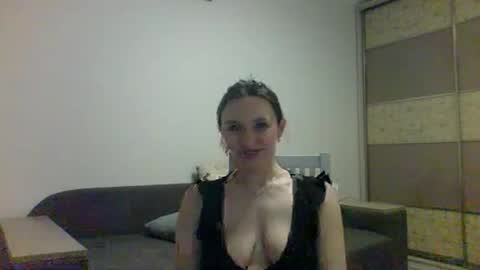 Snapshot of roza05x chatting on 15, 4, 2026 Roza05x online show from 15, 4, 2026