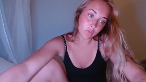 Snapshot of rozzygrace2 chatting on 7, 7, 2026 rozzygrace2 online show from 7, 7, 2026