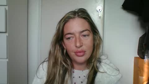 rubyredxxxoxxx online show from 25, 3, 2026