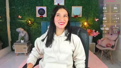 Snapshot of rubyvixxen_ chatting on 22, 10, 2025 Ruby online show from 22, 10, 2025