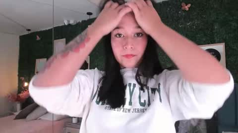 Snapshot of rubyvixxen_ chatting on 30, 10, 2025 Ruby online show from 30, 10, 2025