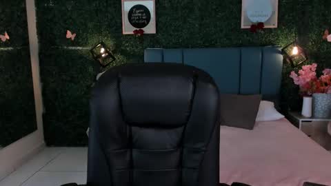 Snapshot of rubyvixxen_ chatting on 1, 11, 2025 Ruby online show from 1, 11, 2025