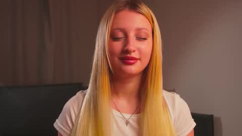 Mila online show from 18, 10, 2025