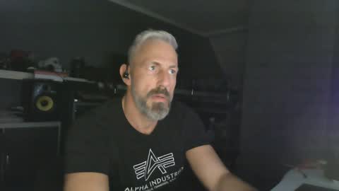 Snapshot of ruffi77 chatting on 28, 1, 2025 Chico que rico Caliente online show from 28, 1, 2025