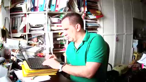 Snapshot of runner1978 chatting on 12, 3, 2025 runner1978 online show from 12, 3, 2025