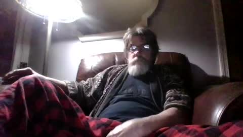 Snapshot of runningaround60 chatting on 10, 10, 2025 runningaround60 online show from 10, 10, 2025