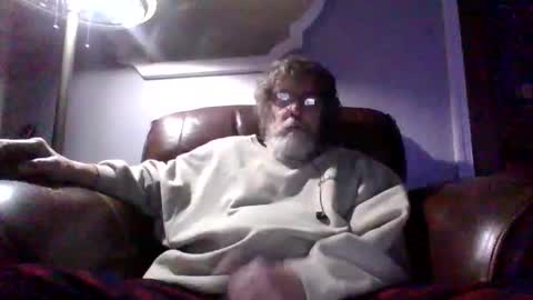 Snapshot of runningaround60 chatting on 24, 10, 2025 runningaround60 online show from 24, 10, 2025