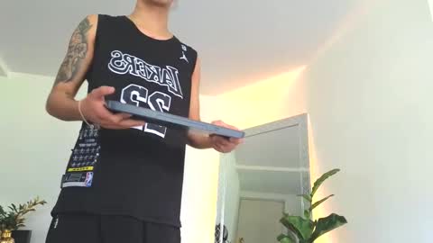 Snapshot of russell_adams_ chatting on 29, 9, 2025 R U S S E L L online show from 29, 9, 2025