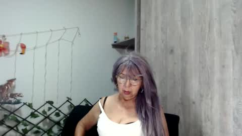 ruth_blue21 online show from 12, 3, 2025