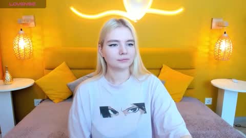 Snapshot of ruthbryant chatting on 18, 10, 2025 ruthbryant online show from 18, 10, 2025