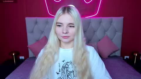 Snapshot of ruthbryant chatting on 8, 11, 2025 ruthbryant online show from 8, 11, 2025