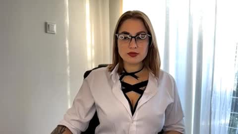 Nika online show from 19, 9, 2025