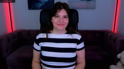 Snapshot of ruyjin_choi chatting on 18, 10, 2025 Ruyjin online show from 18, 10, 2025