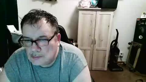 Snapshot of rwzar_1965 chatting on 5, 5, 2026 rwzar_1965 online show from 5, 5, 2026