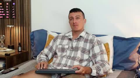 Snapshot of ryamcoast chatting on 21, 5, 2026 Sr Coast online show from 21, 5, 2026