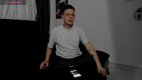 Snapshot of ryan15_ chatting on 8, 11, 2025 Ryan 15 online show from 8, 11, 2025