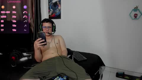 Snapshot of ryan15_ chatting on 15, 11, 2025 Ryan 15 online show from 15, 11, 2025